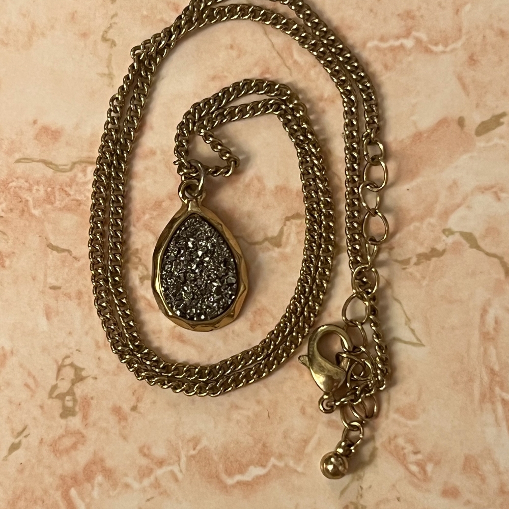 Gold and Black Teardrop Pendant Necklace